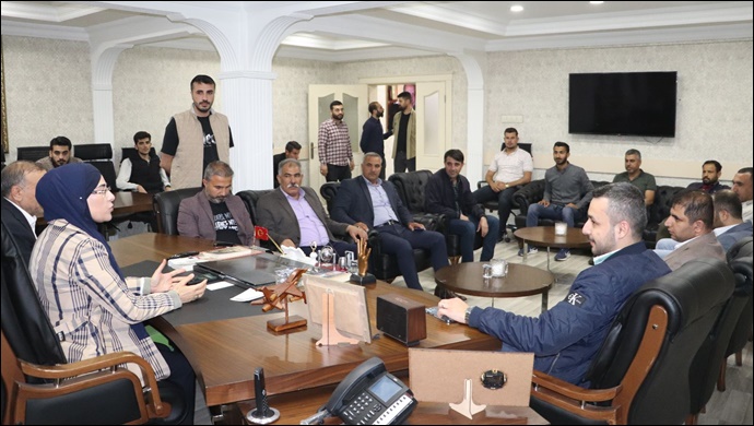 Yazmacı, Dur Durak Bilmeden 14 Mayısın Önemini Anlatıyor