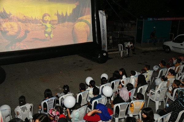 Yenişehir Belediyesi'nin açık hava sinema günleri başladı