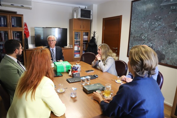 Yeşilay’dan Ünlüce’ye nezaket ziyareti
