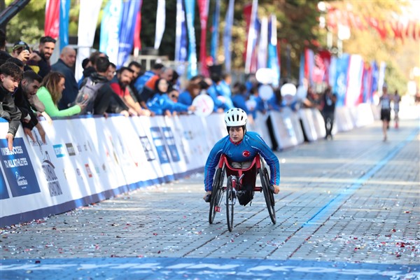 Yüzyılın Koşusu'na Bağcılarlı engelliler damga vurdu