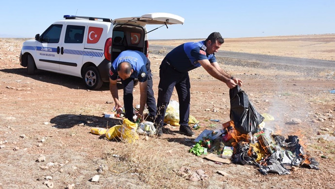 Zabıta Ekipleri Tarihi Geçmiş Ürünleri İmha Etti