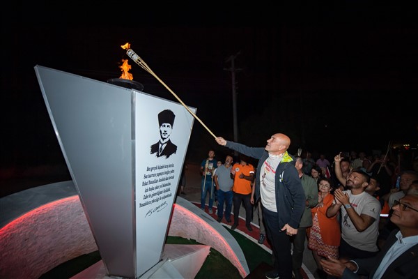 Zafer Yolu kafilesi Afyon’dan İzmir’e meşaleyle yola çıktı