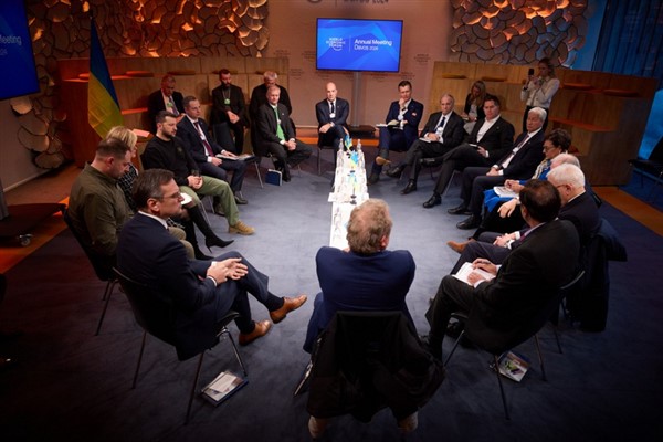 Zelenski, Davos'ta en büyük finansal fonlarla buluştu