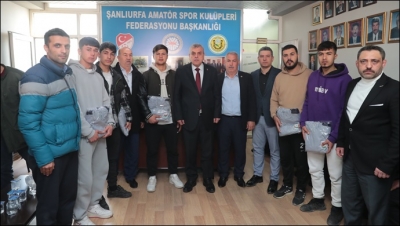 Başkan Beyazgül, U18 Ligi Şampiyonu 63 Urfa Spor Futbolcularını Tebrik Etti-(VİDEO)