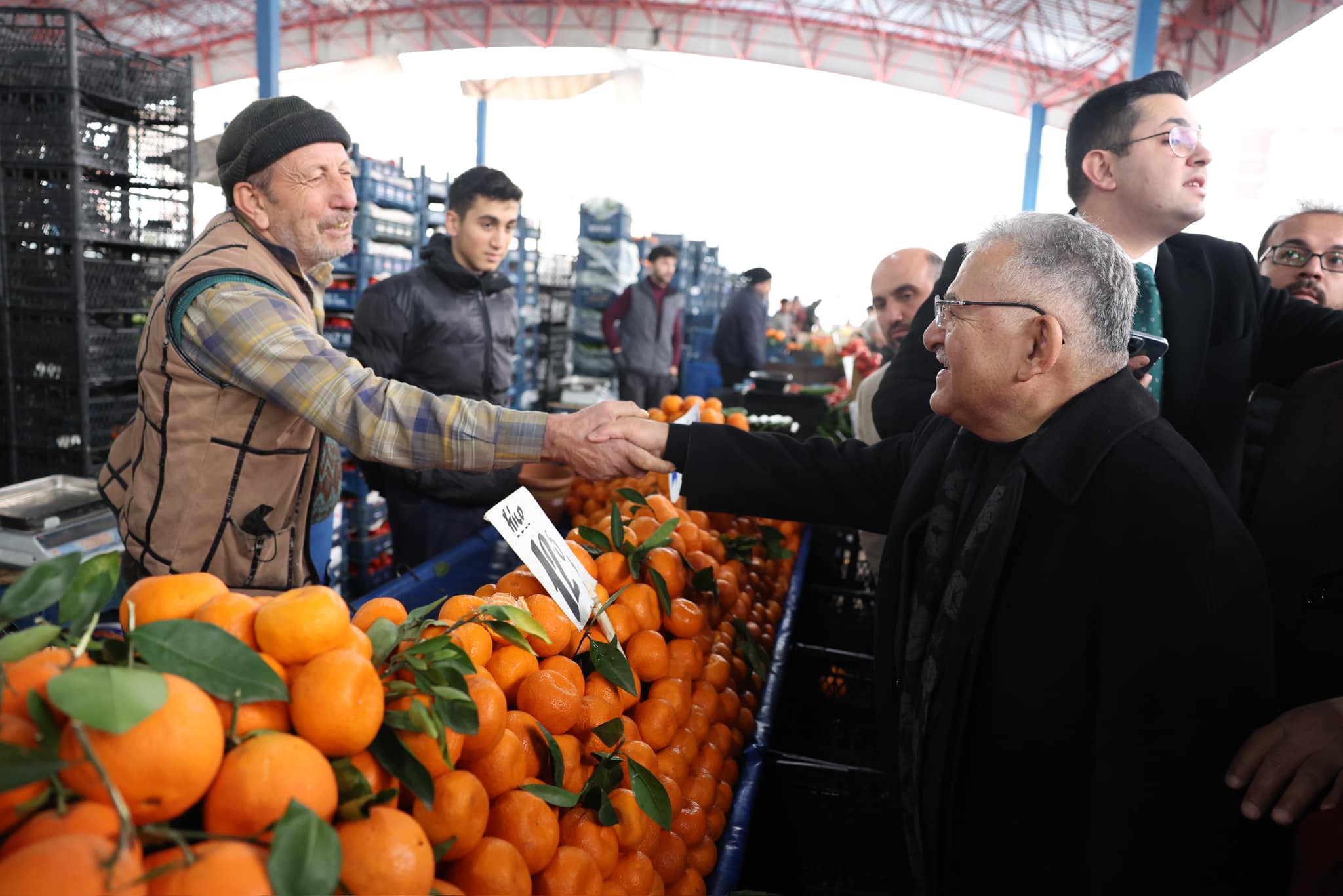 Başkan Büyükkılıç: ''Hem pazar kazanıyor, hem de belediye kazanıyor''