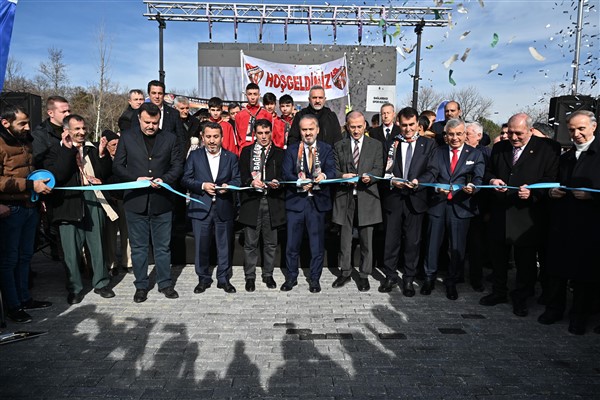 Bursa'da Teoman Özalp Parkı, yenilenerek hizmete açıldı
