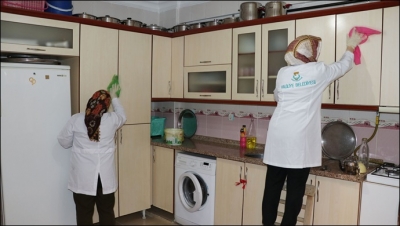 Haliliye'de Bayram öncesi evde bakım hizmetleri ile yüzler gülüyor