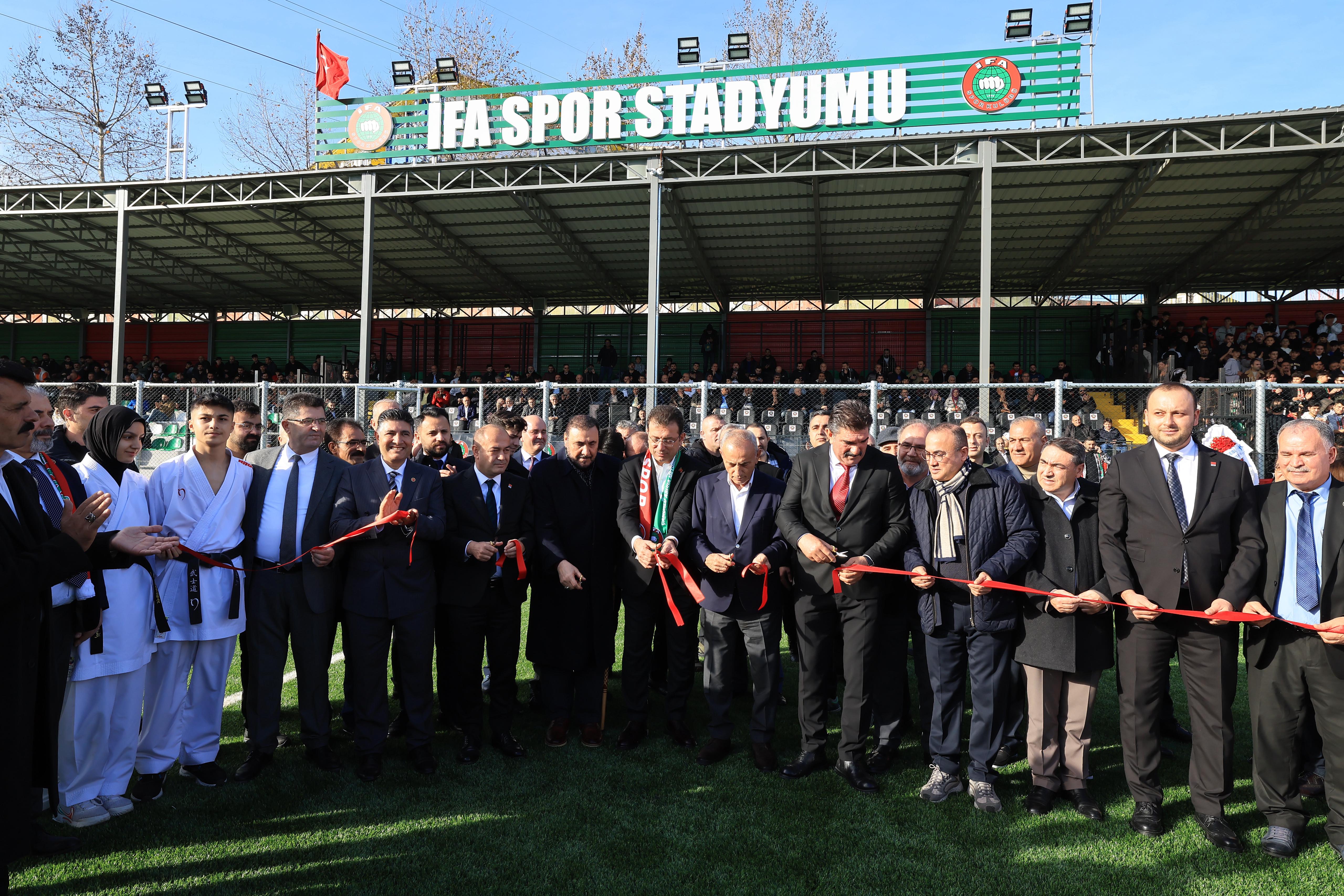 İBB, İFA Spor Kulübü’nün Küçükçekmece’de bulunan spor tesisini yeniledi