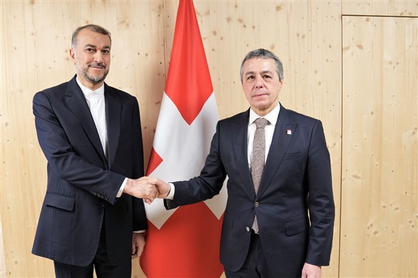 İran Dışişleri Bakanı Abdullahiyan, İsviçreli mevkidaşı Cassis ile bir araya geldi