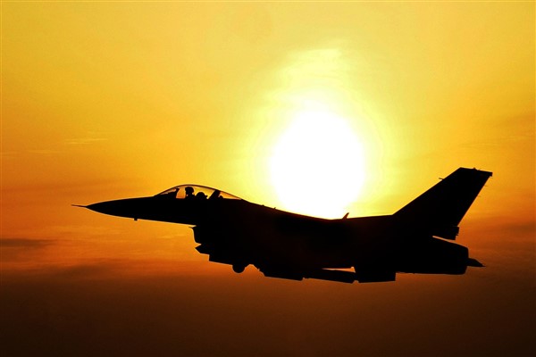 İsrail’e ait savaş uçakları, Hizbullah’ın yerleşkesine saldırı düzenledi