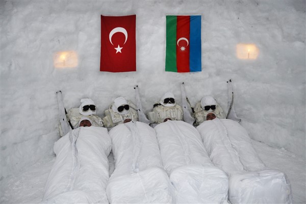 Kars’ta Azerbaycan askeri personelinin katılımıyla kurs gerçekleştirildi