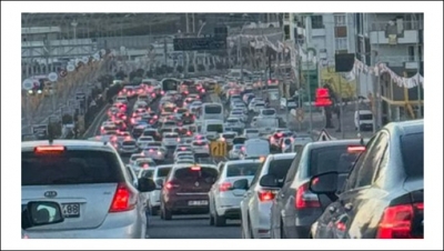 Şanlıurfa'da Ramazan Ayının İlk Gününde Trafik Kuyruğu Oluştu